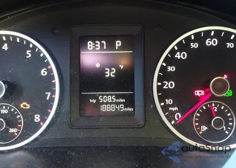 2010 Volkswagen Tiguan S из США, поврежденный, VIN WVGAV7AX3AW515840